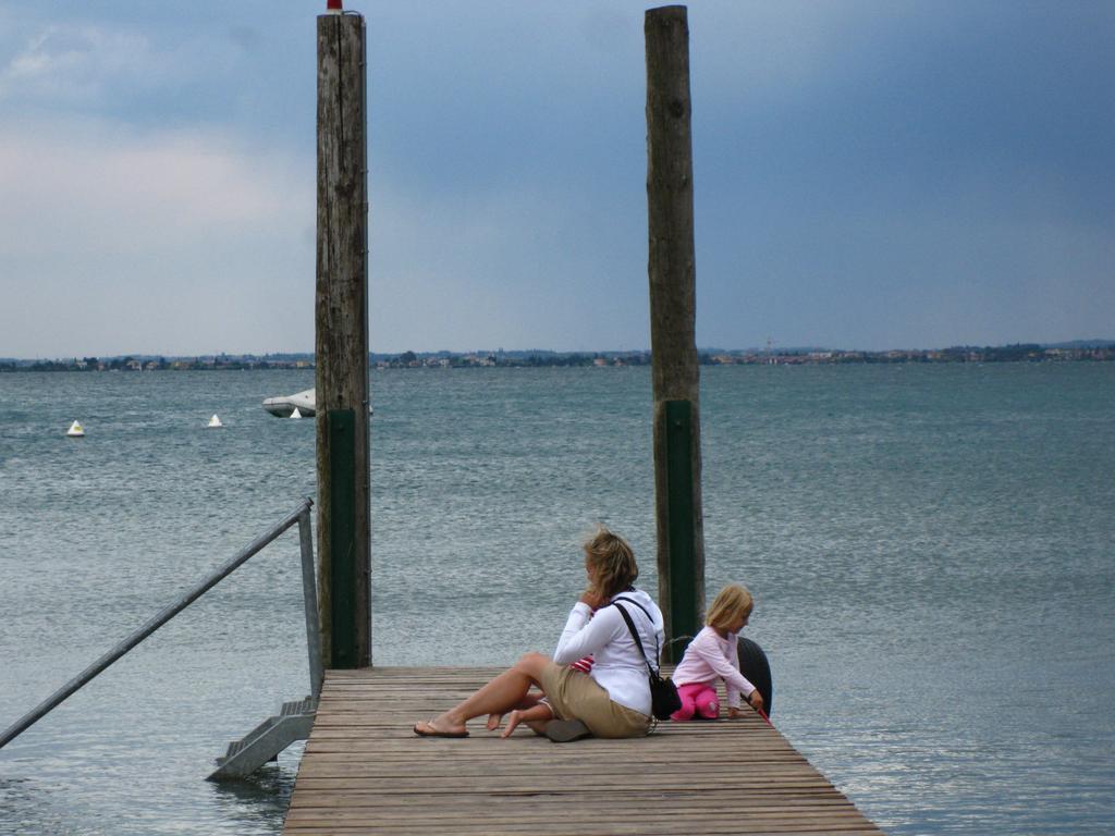 Camping Piantelle Moniga del Garda ภายนอก รูปภาพ